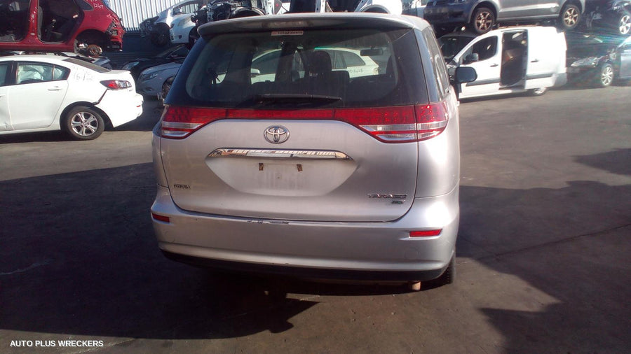 2007 Toyota Tarago Bonnet