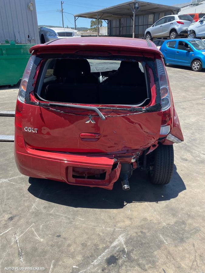 2011 MITSUBISHI COLT OVERFLOW BOTTLE