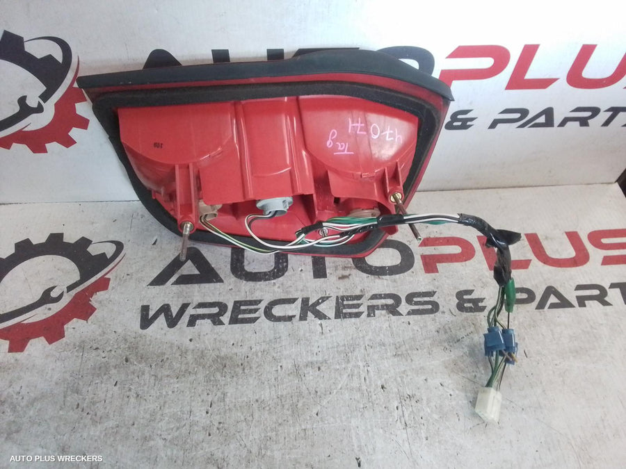 2000 Toyota Rav4 Left Taillight