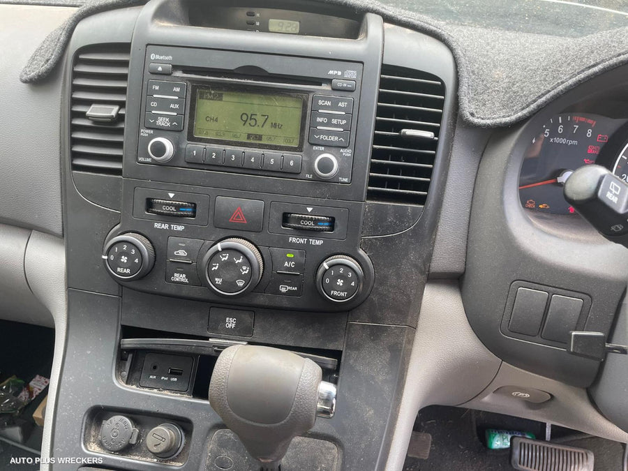 2012 Kia Carnival/grand Carnival Right Front Door