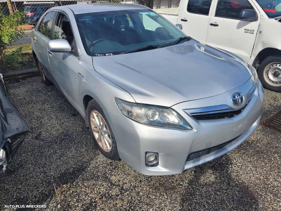 2010 Toyota Camry Rear Garnish