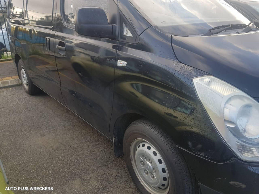 2010 Hyundai Iload/imax Right Front Door Window