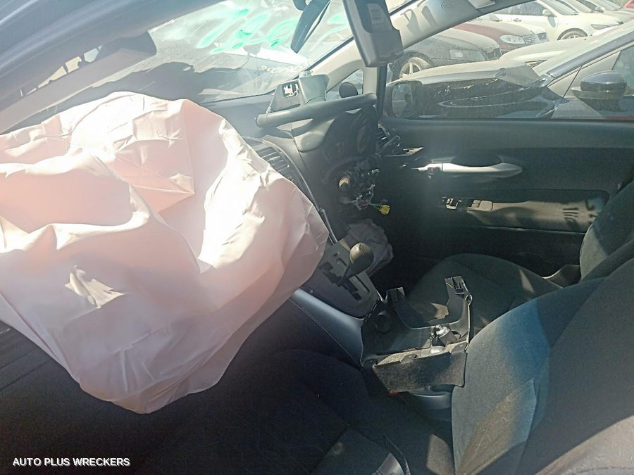 2010 TOYOTA COROLLA DOOR HANDLE