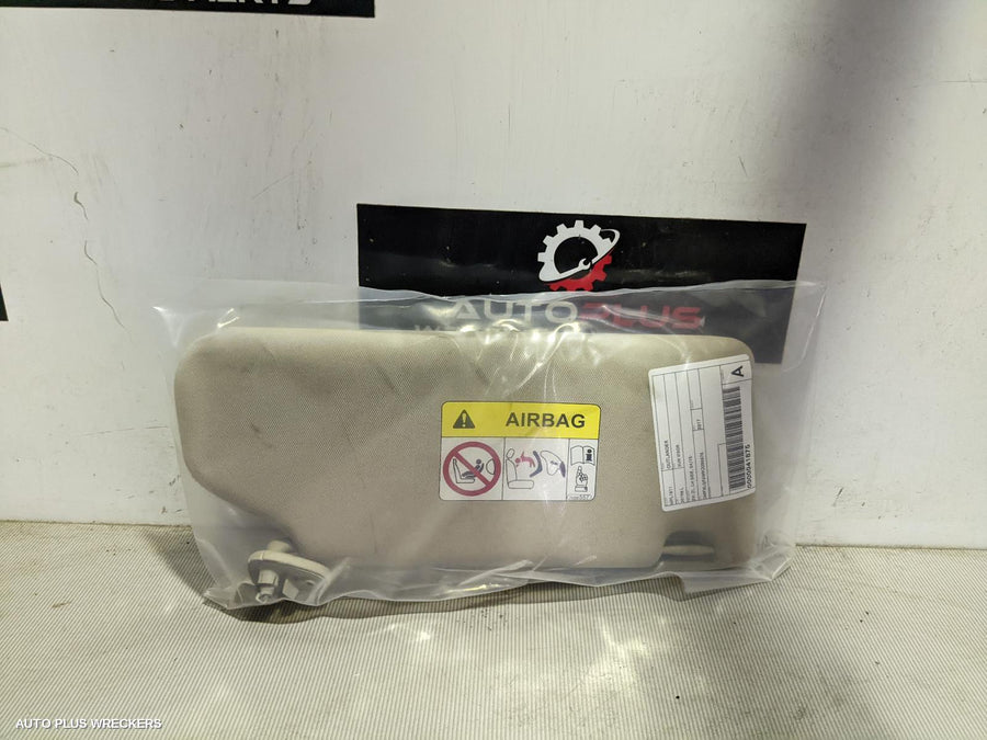 2017 Mitsubishi Outlander Sunvisor