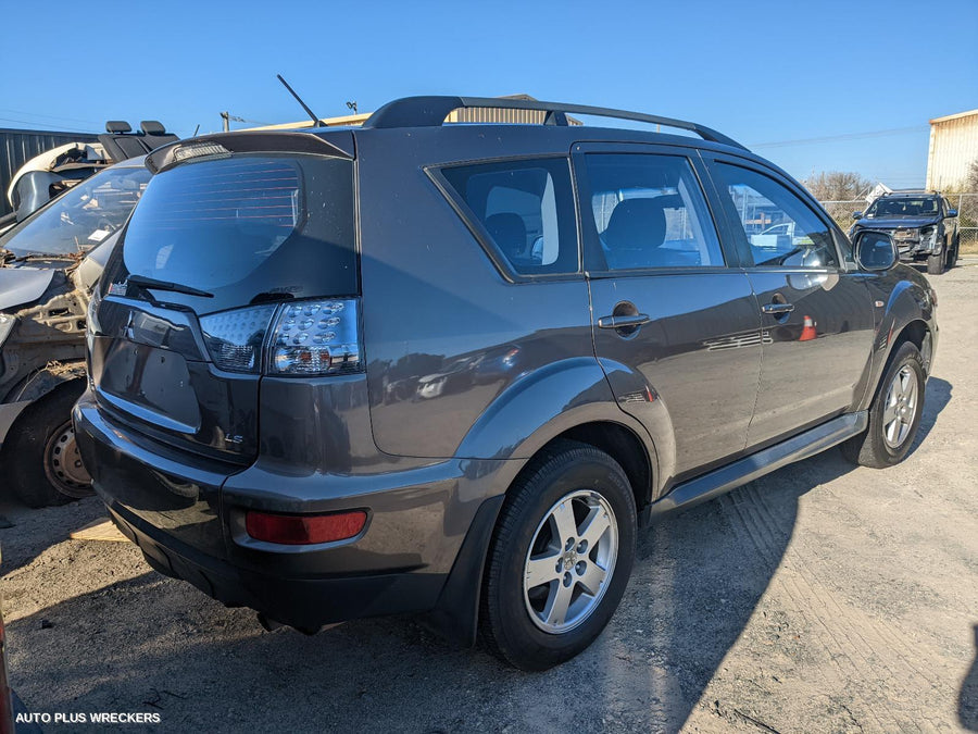 2011 Mitsubishi Outlander Left Door Mirror