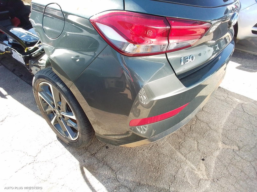 2021 Hyundai I30 Right Front Door Window