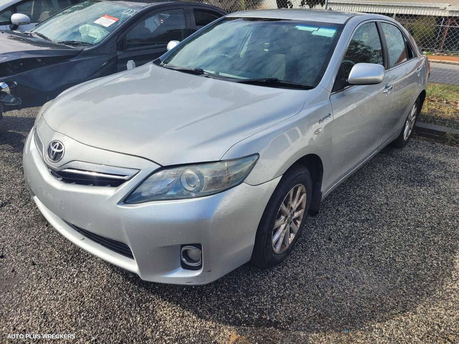 2010 Toyota Camry Rear Garnish