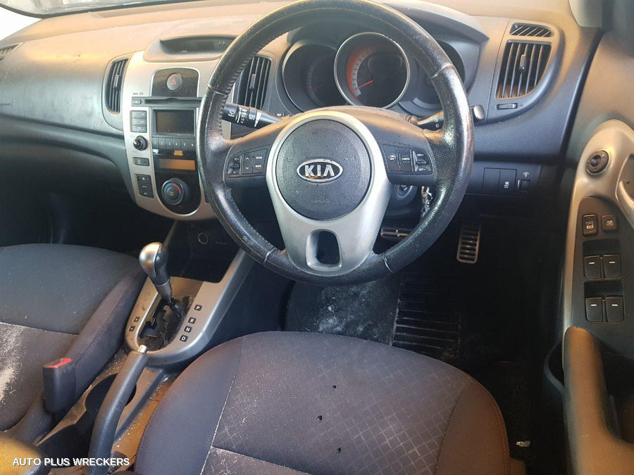 2009 Kia Cerato Right Front Door Window