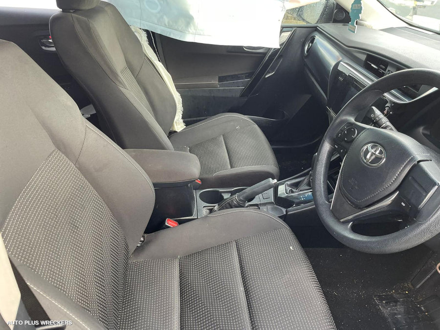 2017 TOYOTA COROLLA SUNVISOR