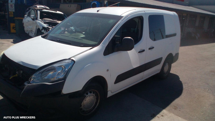 2010 Citroen Berlingo Left Front Door Window