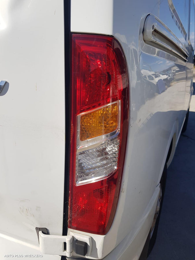 2015 Ldv V80 Left Front Door Window