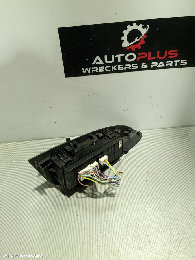 2014 Nissan Pulsar Pwr Dr Wind Switch