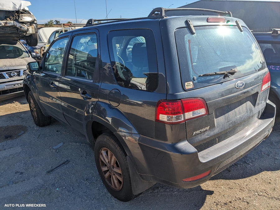 2010 Ford Escape Left Guard