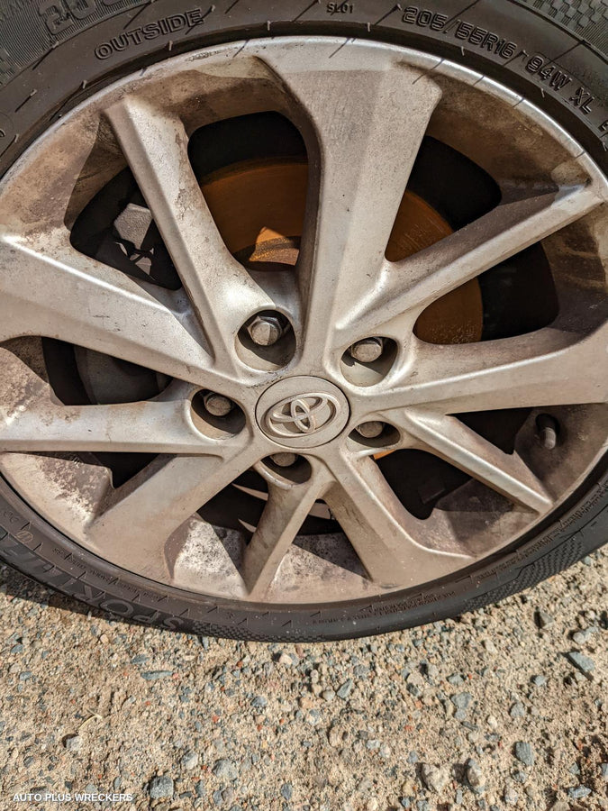 2013 Toyota Corolla Right Taillight