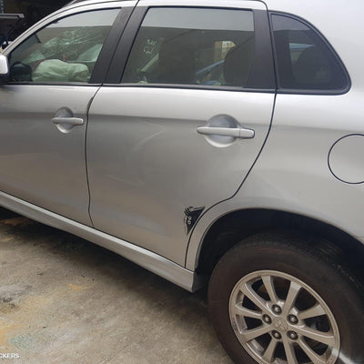 2011 Mitsubishi Asx Right Front Door