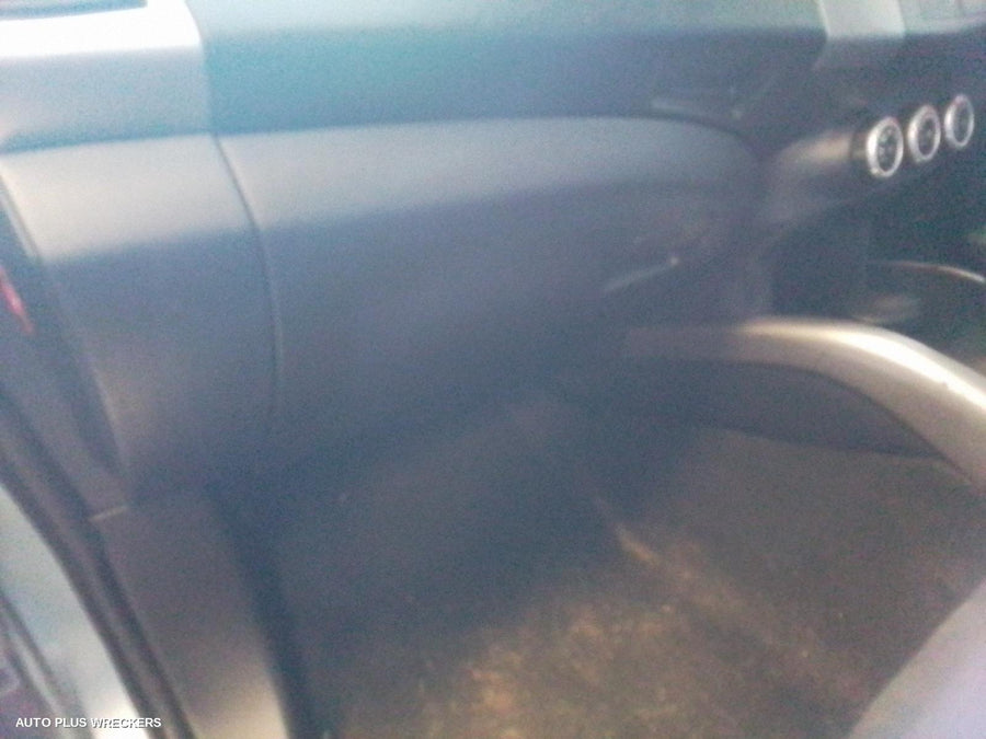 2006 Mitsubishi Outlander Right Front Door