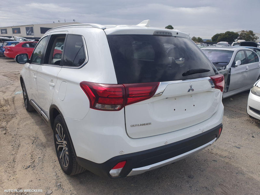2017 Mitsubishi Outlander Column