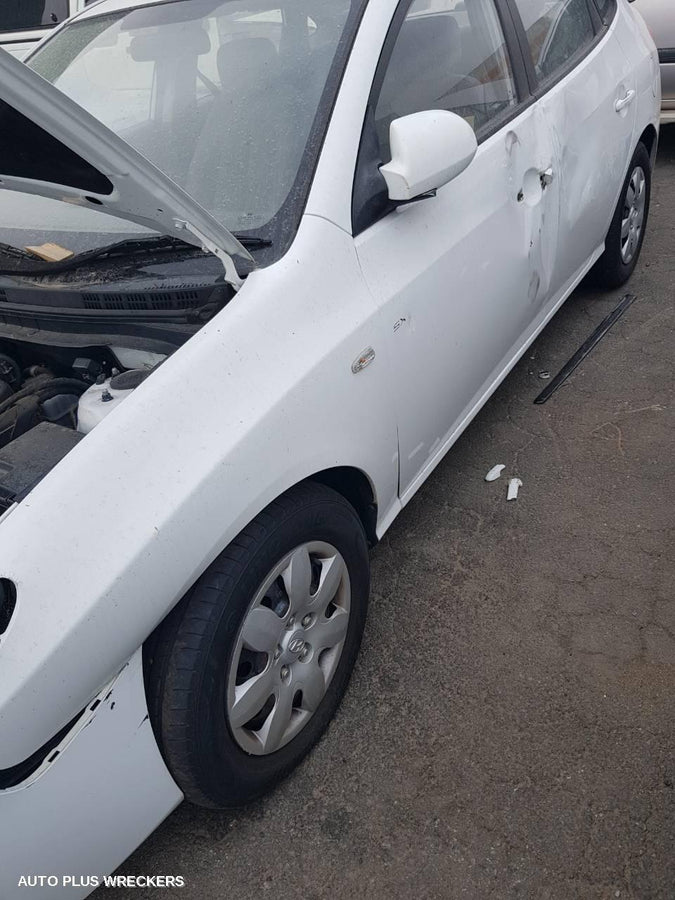 2008 Hyundai Elantra Left Taillight