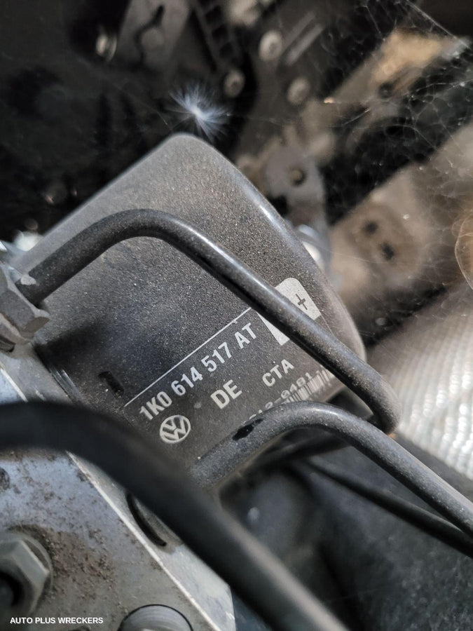 2010 Volkswagen Golf Rear Garnish