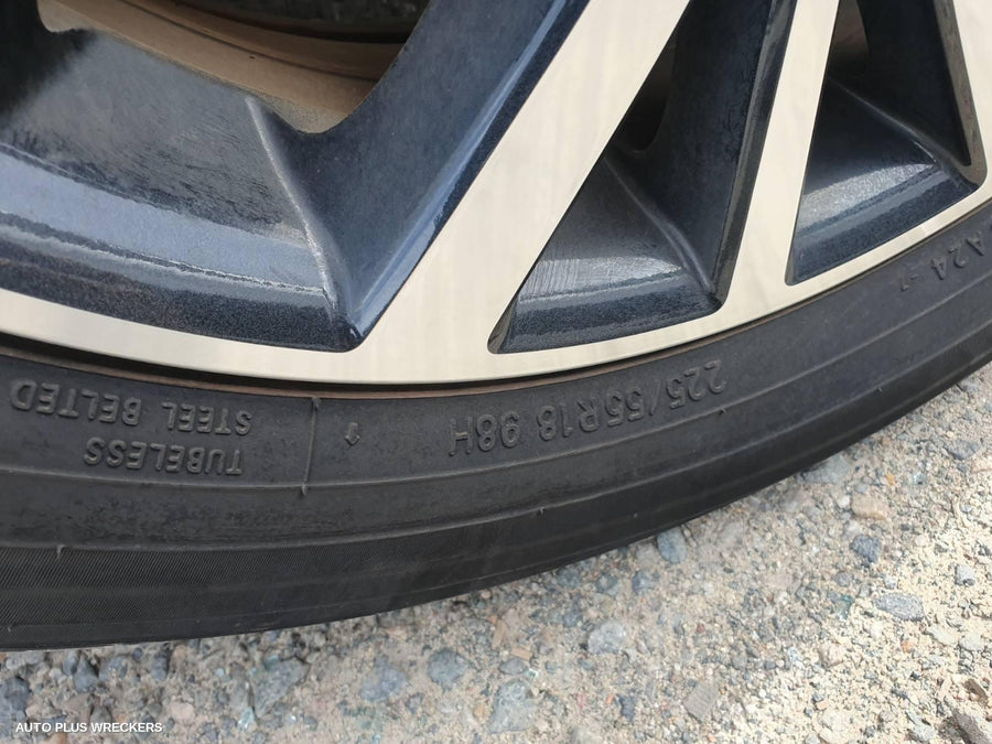 2017 Mitsubishi Outlander Column