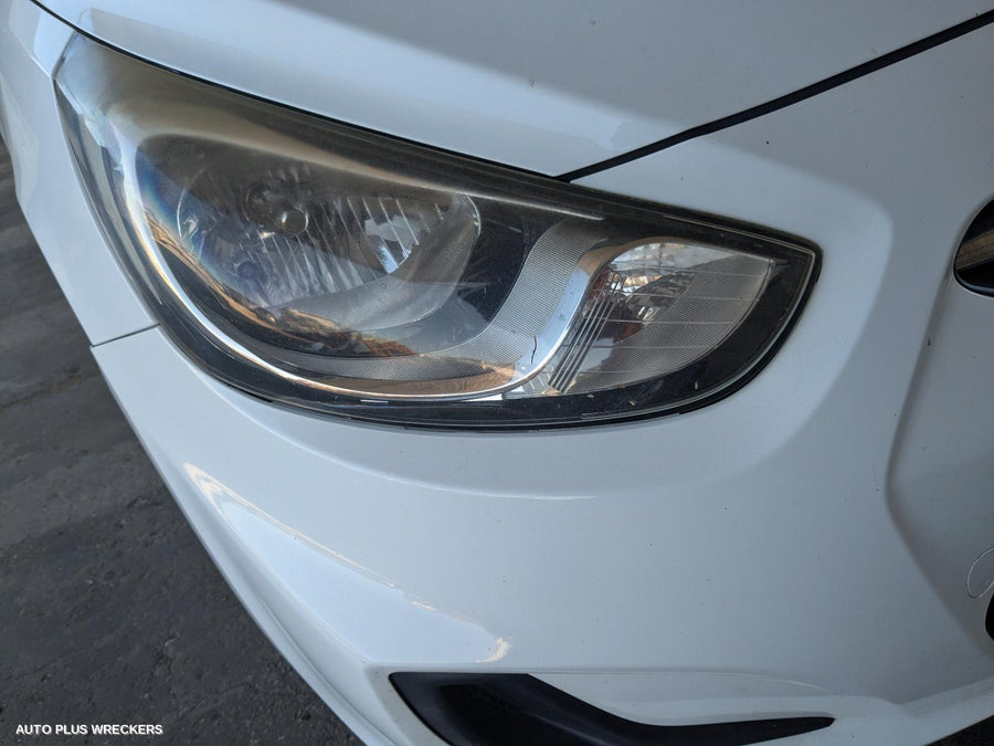 2011-2014 Hyundai Accent Right Headlamp