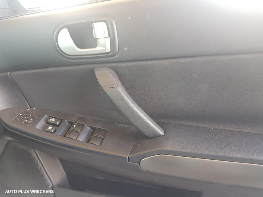 2005 Mitsubishi 380 Left Front Window Reg Motor