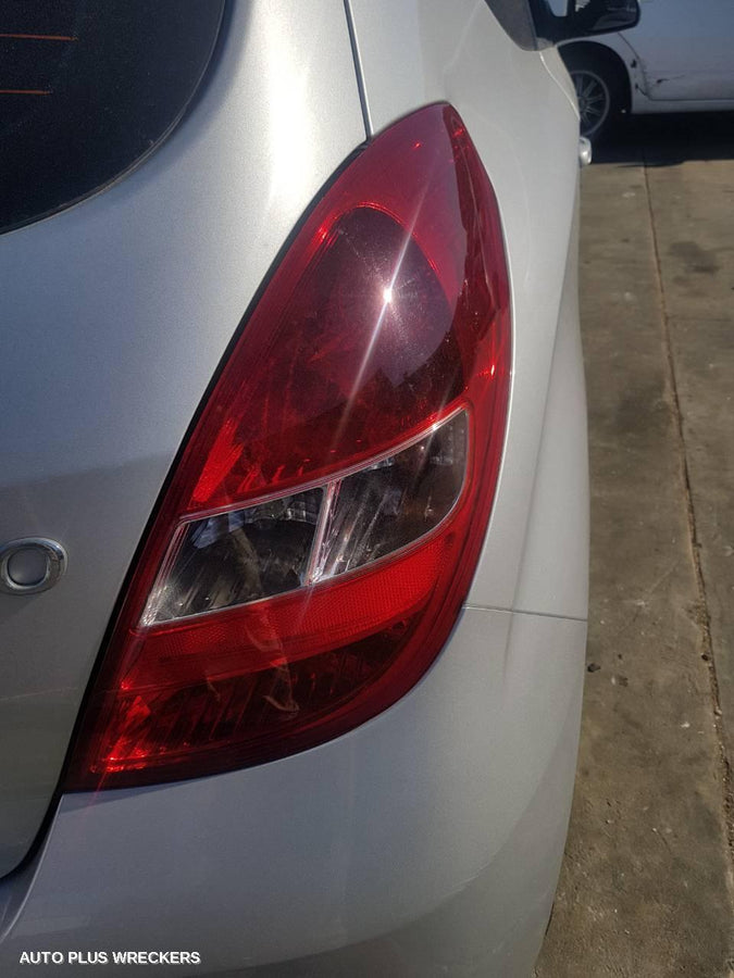 2010-2012 Hyundai I20 Right Guard