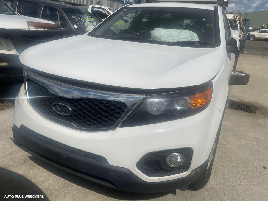 2009-2012 Kia Sorento Left Front Door Window