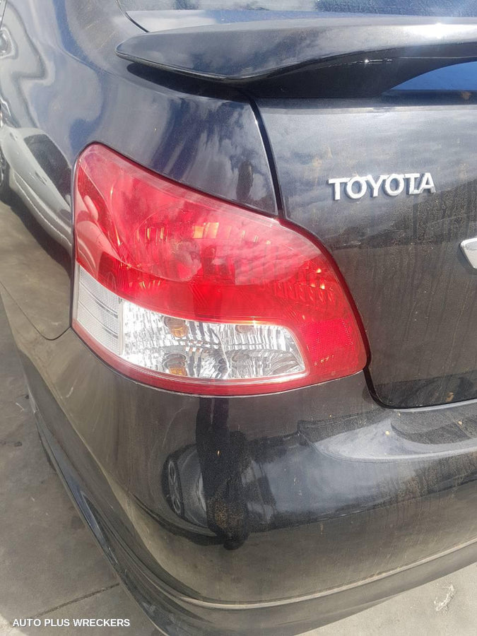 2006 Toyota Yaris Right Front Window Reg Motor