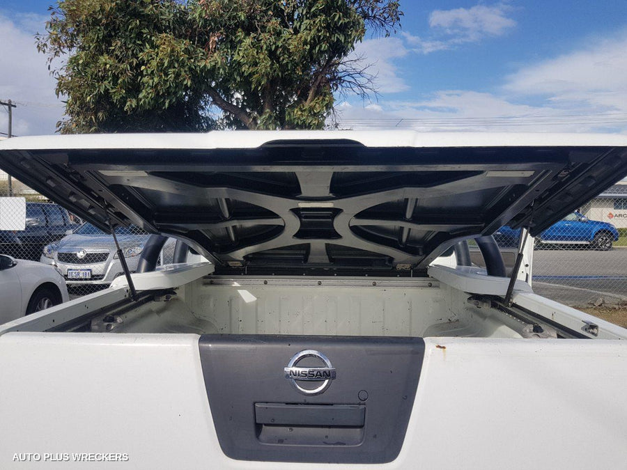 2006 Nissan Navara Console