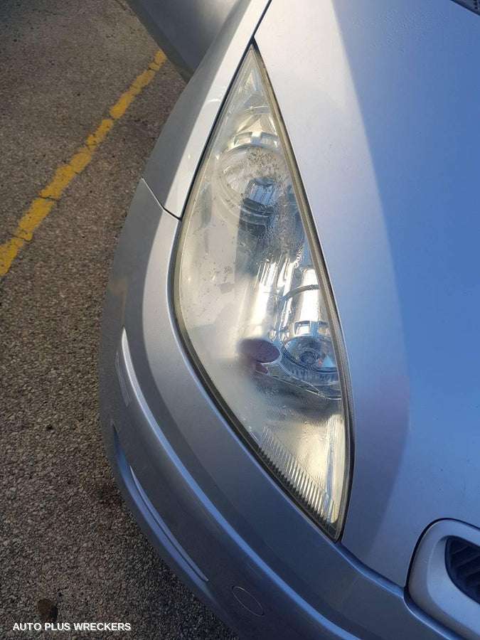 2002-2005 Mitsubishi Colt Right Taillight