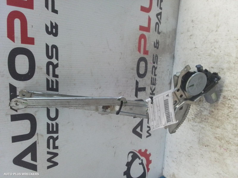 2009-2014 Suzuki Alto Right Front Window Reg Motor