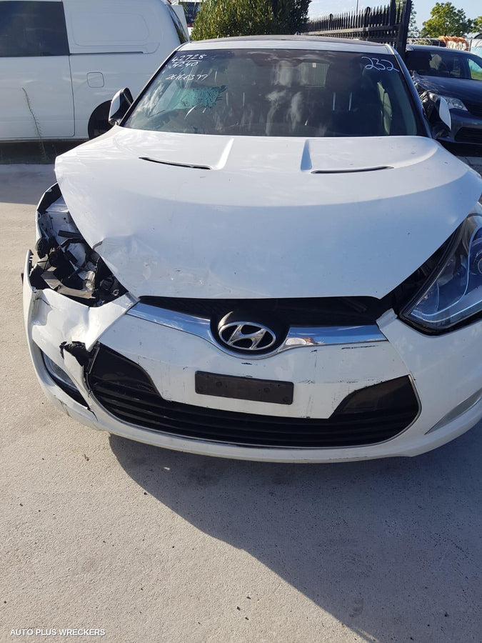 2011-2015 Hyundai Veloster Left Guard Liner