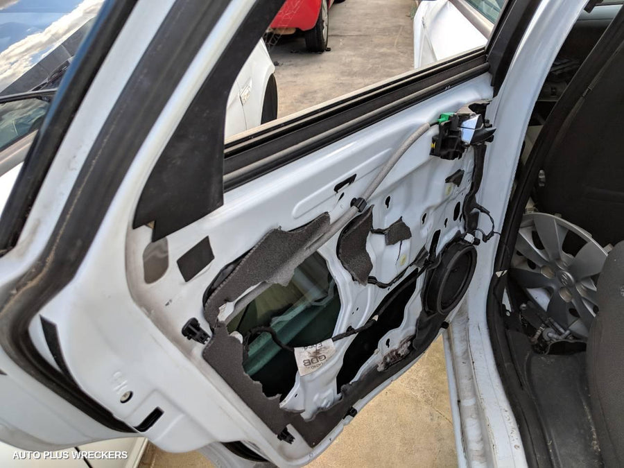 2010 Ford Mondeo Left Rear Door Window