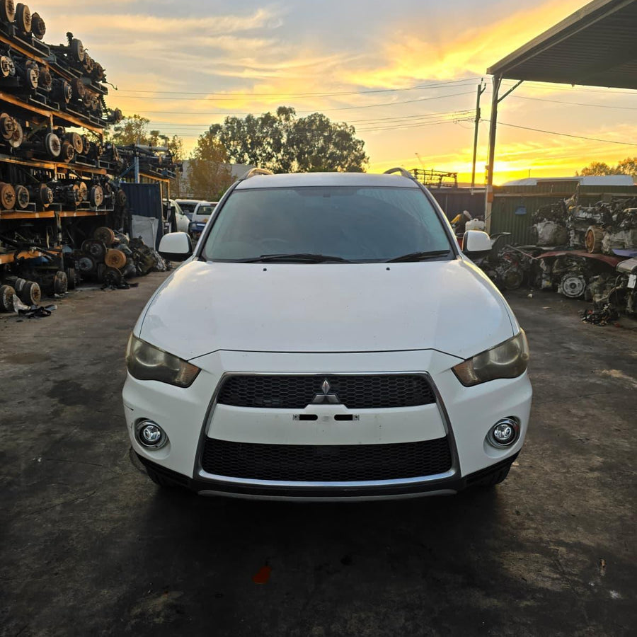 2009-2012 Mitsubishi Outlander Side Step Skirt