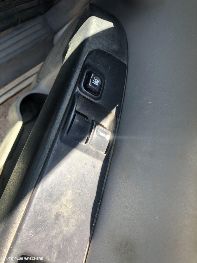 2013 Mitsubishi Triton Right Headlamp