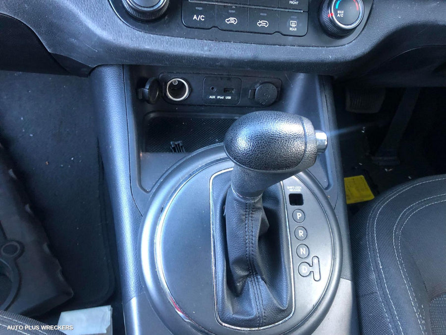 2014 Kia Sportage Left Headlamp