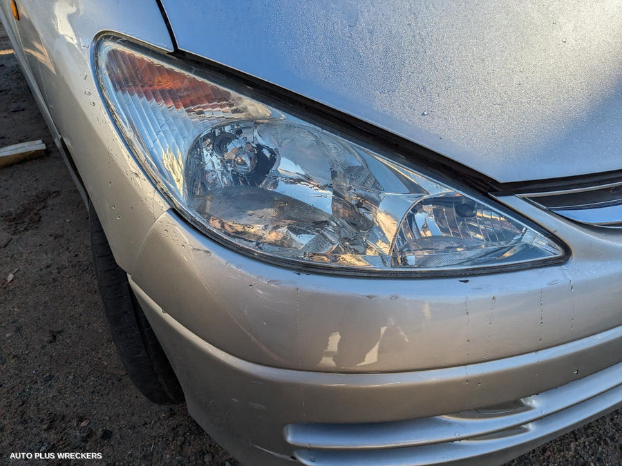 2002 Toyota Tarago Bonnet