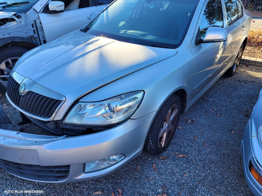 2013 Skoda Octavia Left Headlamp