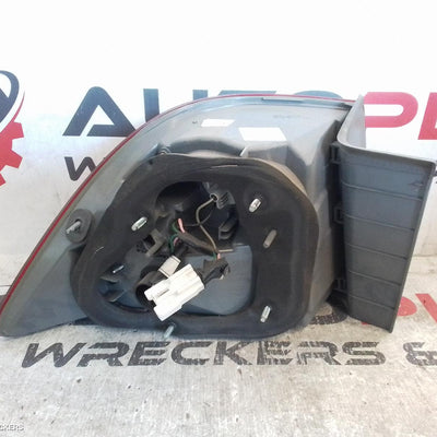 2007 Kia Magentis Right Taillight