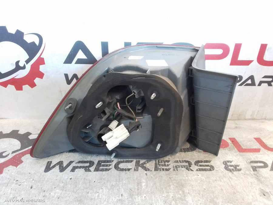 2007 Kia Magentis Right Taillight