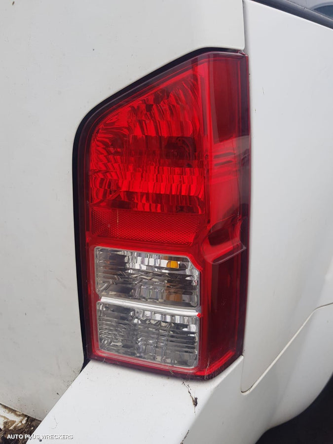 2005 Nissan Pathfinder Right Headlamp