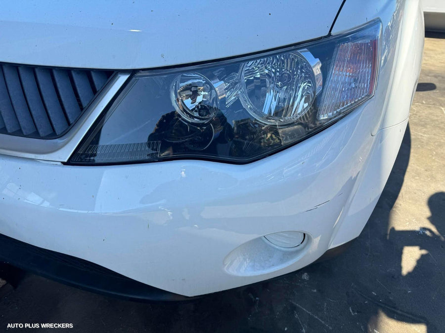 2009 Mitsubishi Outlander Rear Bumper