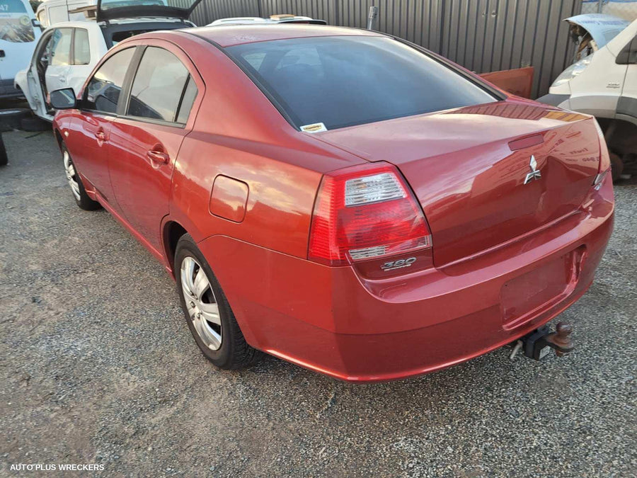 2006 Mitsubishi 380 Bonnet