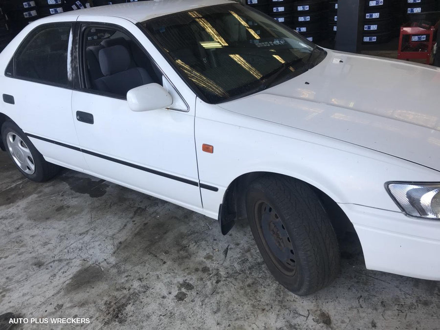 1997-2000 Toyota Camry Rear Bumper