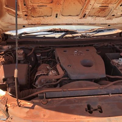 2016 Mitsubishi Triton Right Front Door Window