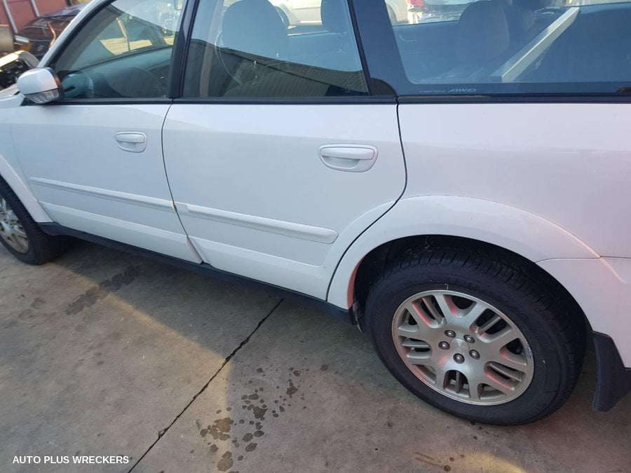 2004 Subaru Outback Left Guard