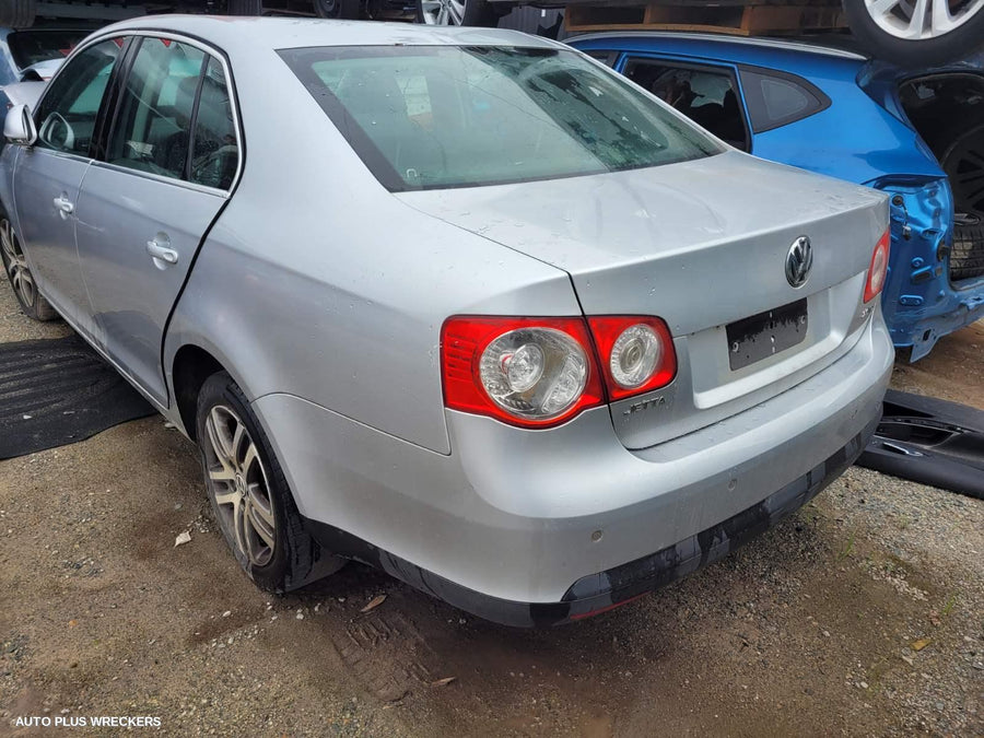2009 Volkswagen Jetta Left Rear Door Sliding