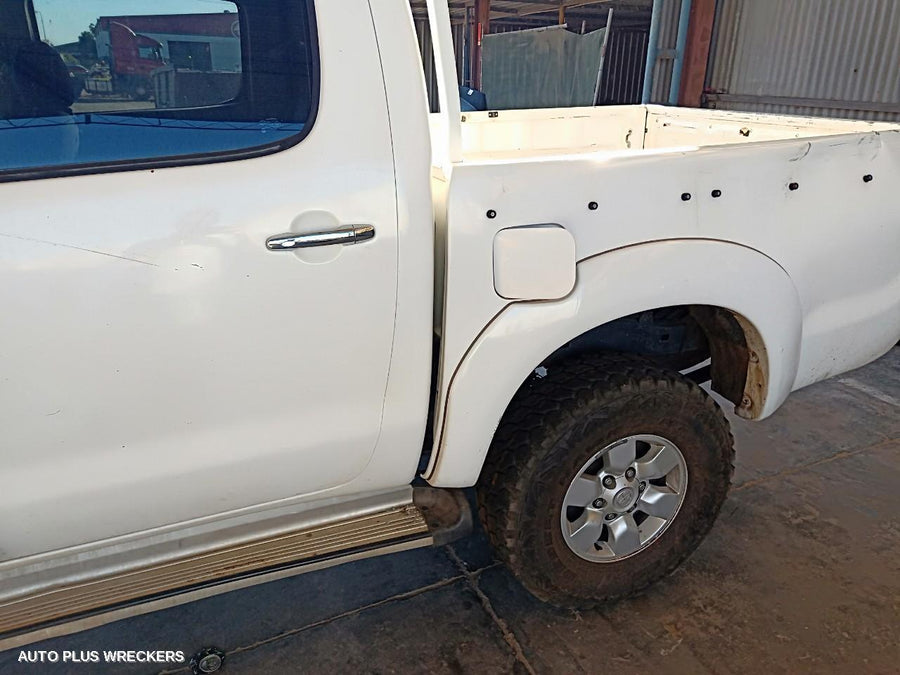 2006 Toyota Hilux Sunvisor