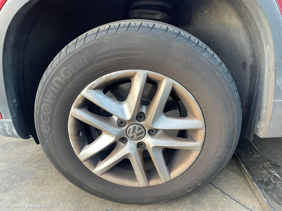 2009 Volkswagen Tiguan Right Rear Door Sliding